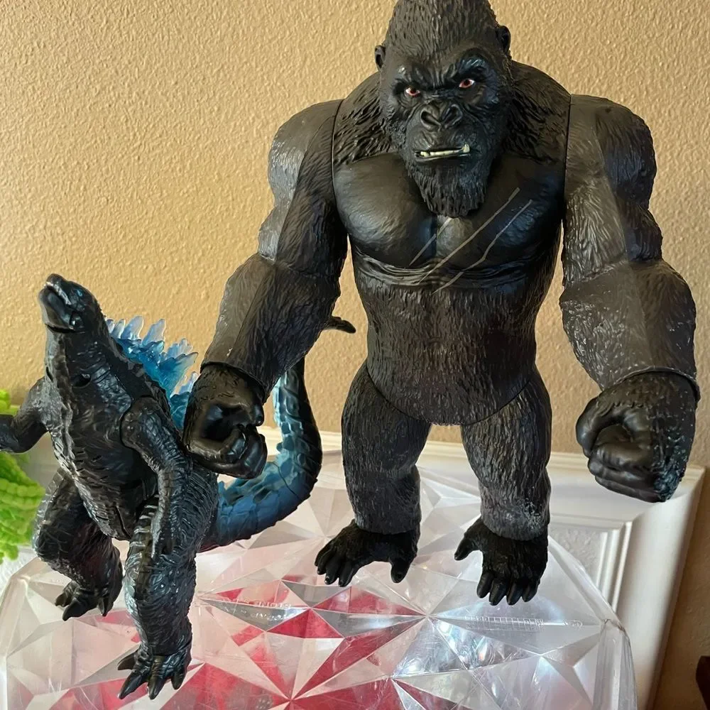 2020 Legendary King Kong and Godzilla Figure